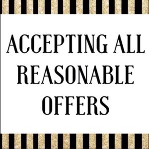 💚ACCEPTING ALL REASONABLE OFFERS💚